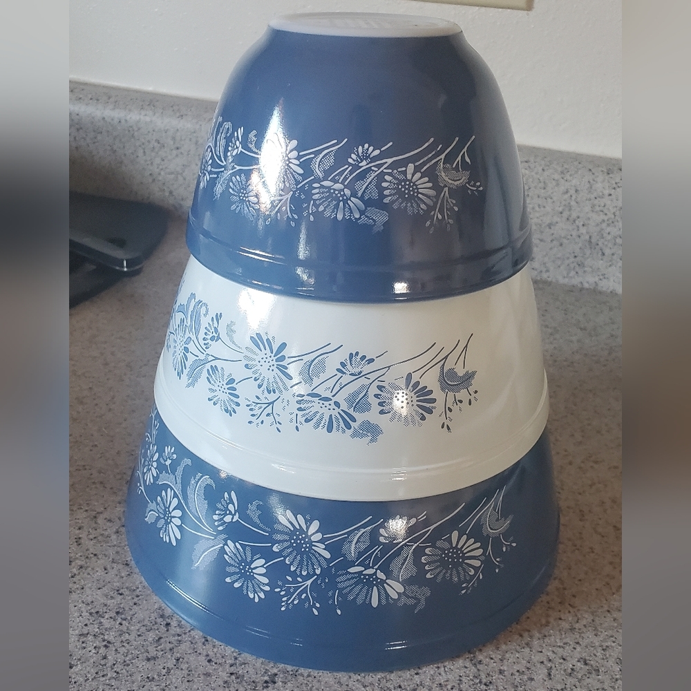 Colonial Mist Pyrex Mixing Bowl Set
